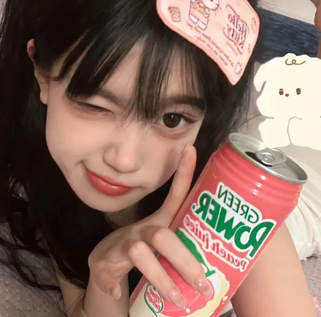 我躺帝王怀里刷视频